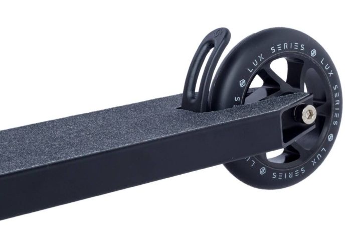 Freestyle koloběžka Striker Lux Youth Black